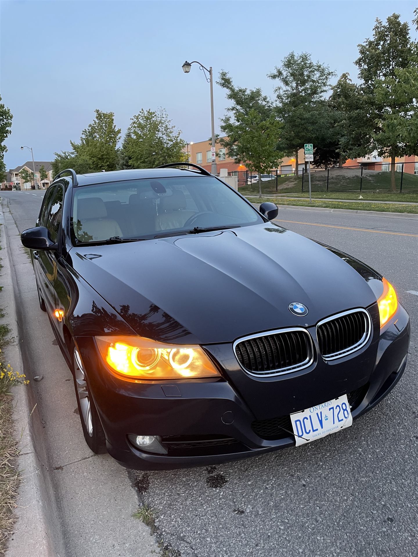 BMW 3 Series Touring exterior finished detail, side profile